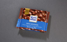 Ritter Sport macadamia, czekolada mleczna z kawałkami orzechów makadamia (16%)