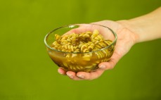 Porcja makaronu z sosem myśliwskim Knorr Gorący Kubek