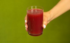 Szklanka soku z owoców i warzyw Kubuś - marchew cytryna malina
