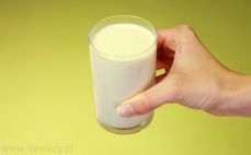 Szklanka mleka o obniżonej zawartości laktozy