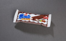 Monte snack, biszkopt z kremem mlecznym i czekoladowo-orzechowym