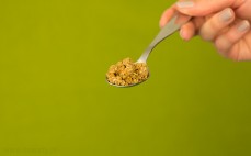 Łyżeczka otrębów granulowanych z truskawkami