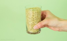 Szklanka pełnoziarnistego ryżu basmati