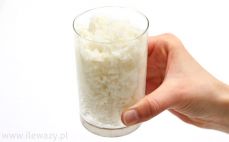 Szklanka ugotowanego ryżu białego