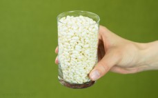 Szklanka ekspandowanego ryżu brązowego