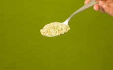 Łyżka słodkiego brązowego ryżu