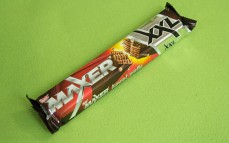 Wafel w czekoladzie deserowej Maxer XXL