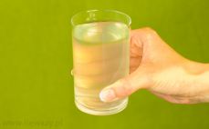 Szklanka wody z kokosa